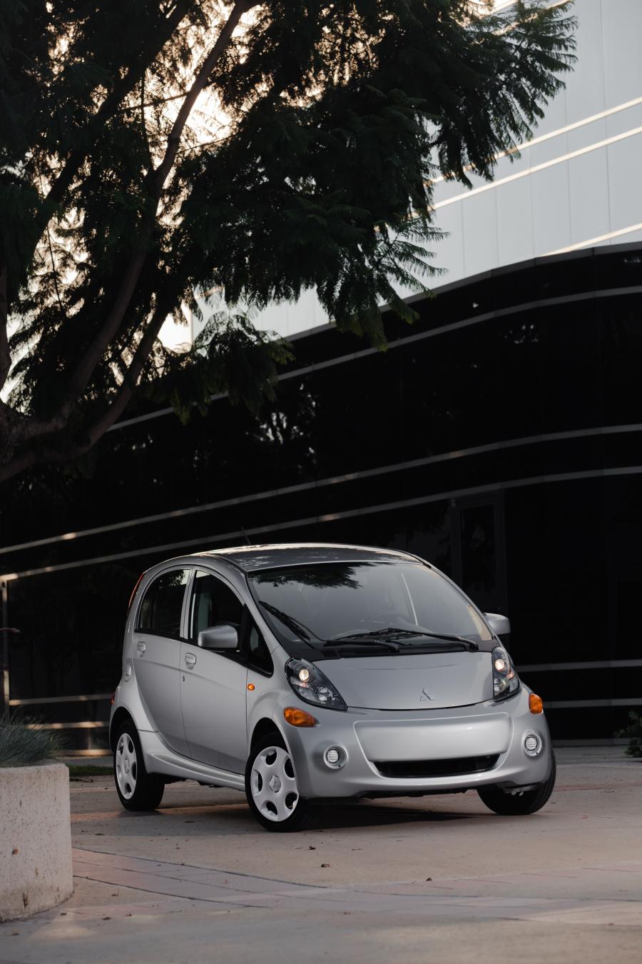  Mitsubishi i-MiEV 2012 года  (US) (фото 185 из 234)
